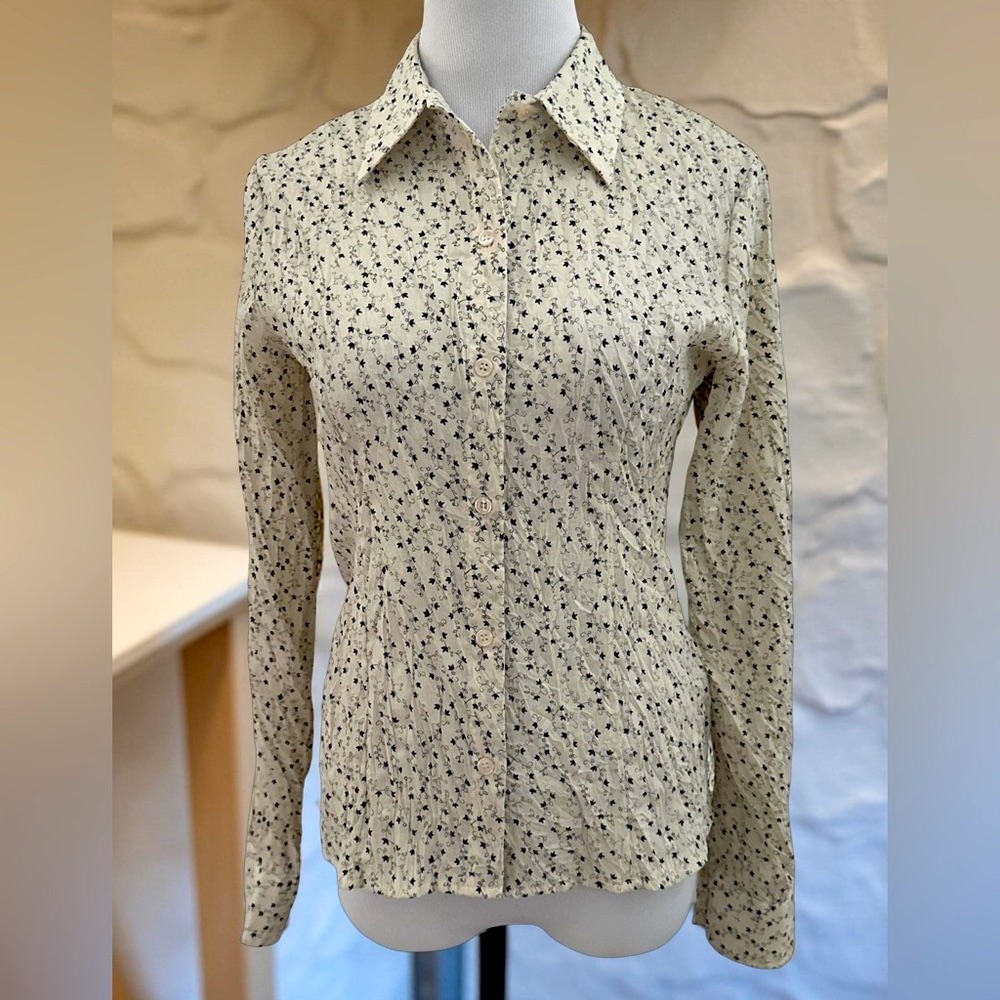 New York & Company || Cream White Long Sleeve Fitted Button Down Shirt. Sz. S